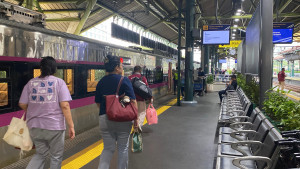 Update Longsori Jalur KA Wilayah Bandung Barat,  Enam Perjalanan KA  Dibatalkan dan Dialihkan