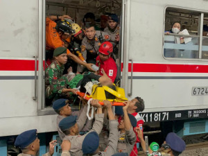 10 Jenazah Korban Kecelakaan Kereta Api Argo Anggrek Tubruk KRL di Bekasi  Belum Teridentifikasi