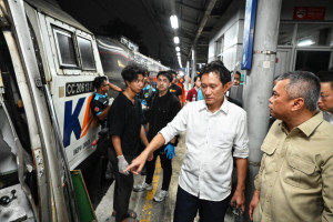 Stasiun Bekasi Timur Masih Ditutup, Evakuasi Rangkaian KRL Masih Berlangsung