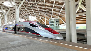 Momen Long Weekend, Penumpang Whoosh Naik 15 persen