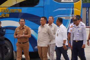 Dirjen Hubdar Bekukan Bus  Nakal Yang Tidak Mau Masuk Tetminal