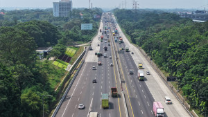 48.655  Kendaraan Melintas di  Ruas Layang MBZ  Iduladha 1447 H/2026