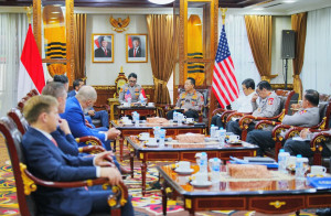 Direktur FBI Temui Kapolri di Kantornya, Bahas  Penanggulangan Kejahatan Transnasional
