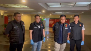 Puluhan kilo gram  Emas Hasil Tambang Ilegal  Nyaris Diselundupkan ke Dubai