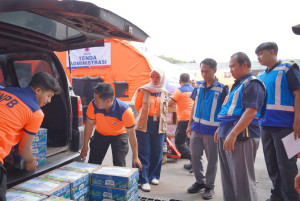 Jasamarga Transjawa Tol Salurkan Bantuan untuk Masyarakat Terdampak Gempa NTT