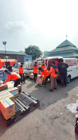PT Jasamarga Kunciran Cengkareng Salurkan Bantuan Pangan untuk Korban Gempa NTT 