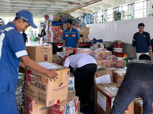 KMP Inerie II  Milik ASDP Kembali Bawa Bantuan Kemanusiaan untuk Masyarakat Terdampak Bencana NTT