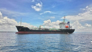 Kapal Tanker MT Mauhau Evakuasi 16 Korban KMP Virgo Transport 08  Yang Tenggelam