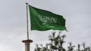 Ruang Udara Arab Saudi Mencekam  Puluhan Penerbangan Batal Kelompok Houthi Masih Jadi Ancaman